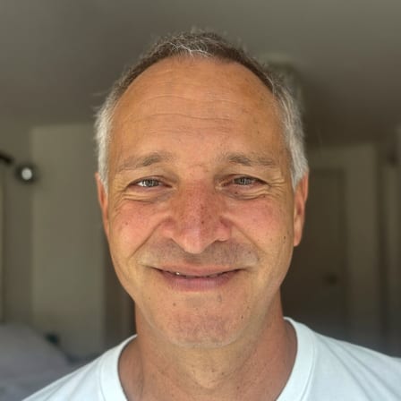 Portrait d'un habitant de Saint-Marc-sur-Mer ayant comparé ses devis à Saint-Nazaire